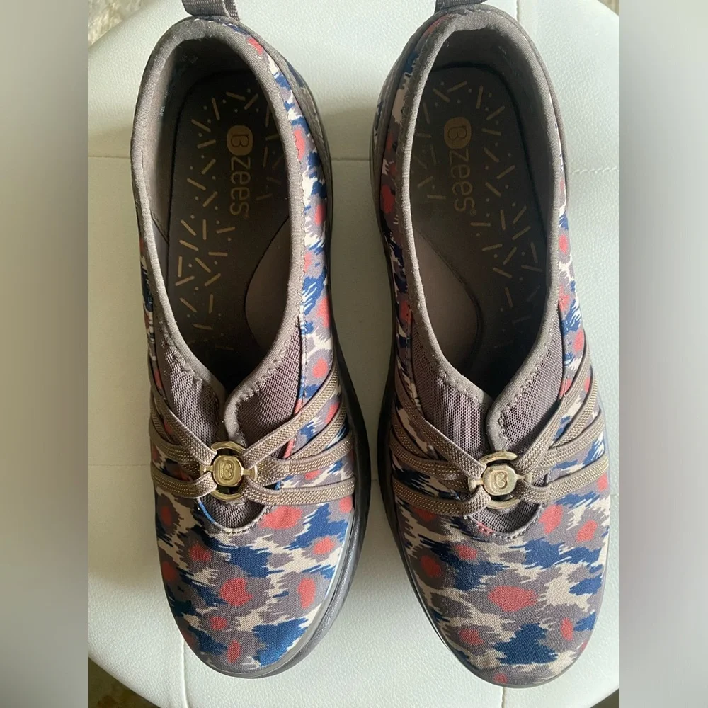 NEW in box BZEES Slip On Cloud Comfort Shoes Lifestyle | Size 8 | Mocha Print - Picture 3 of 7